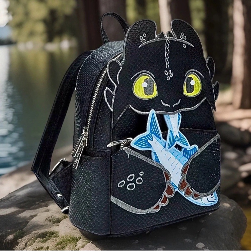 NEW Loungefly TOOTHLESS Holding Fish How to Train Your Dragon Backpack Box Lunch - Picture 2 of 6